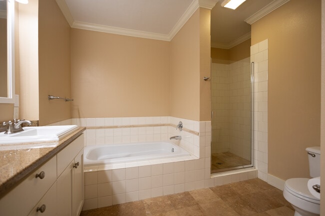 Building Photo - 900 Aurora Ave N