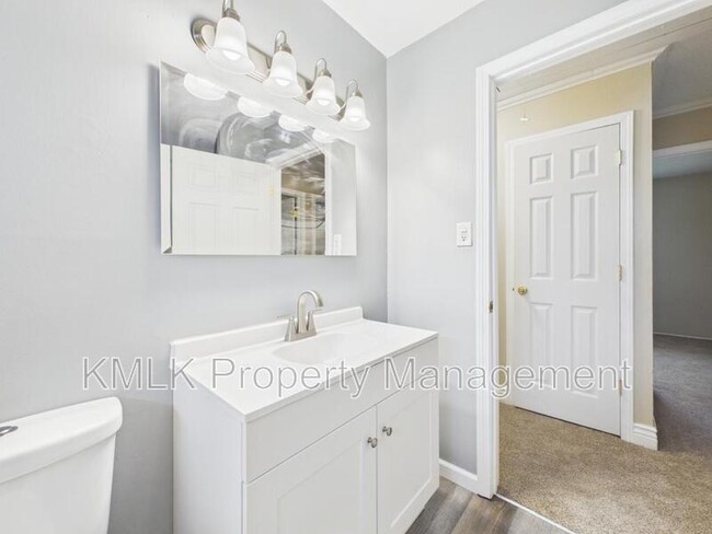 Building Photo - 3434 Lawndale Dr