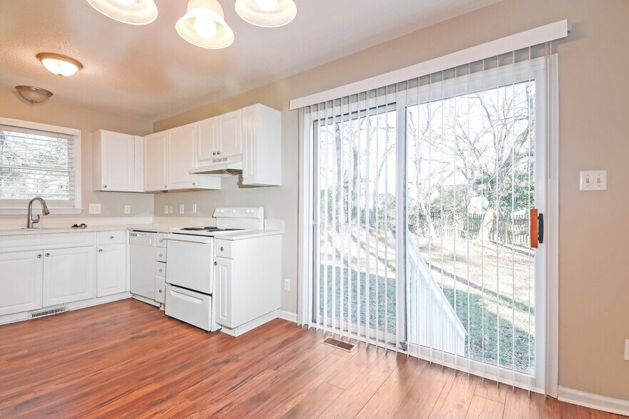 Building Photo - 5513 Lake Garden Ct