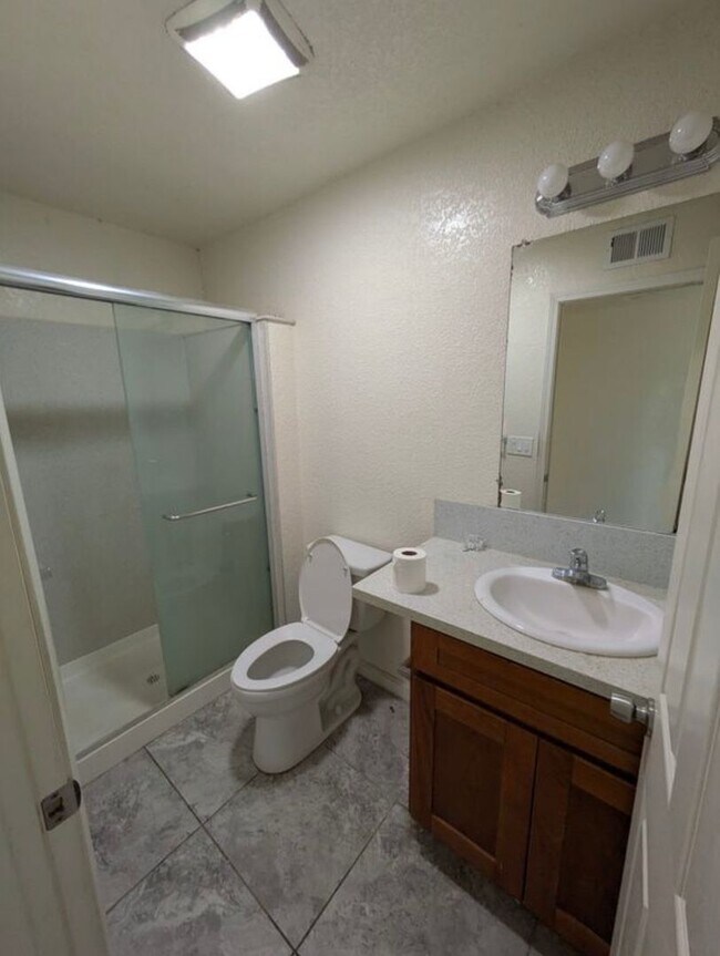 Building Photo - 5905-07 CLOVER MANOR WAY