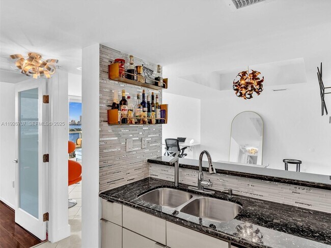 Building Photo - 650 West Ave