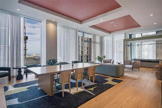 Building Photo - 601 N Miami Ave