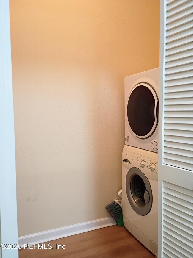 Building Photo - 6106 Maggies Cir