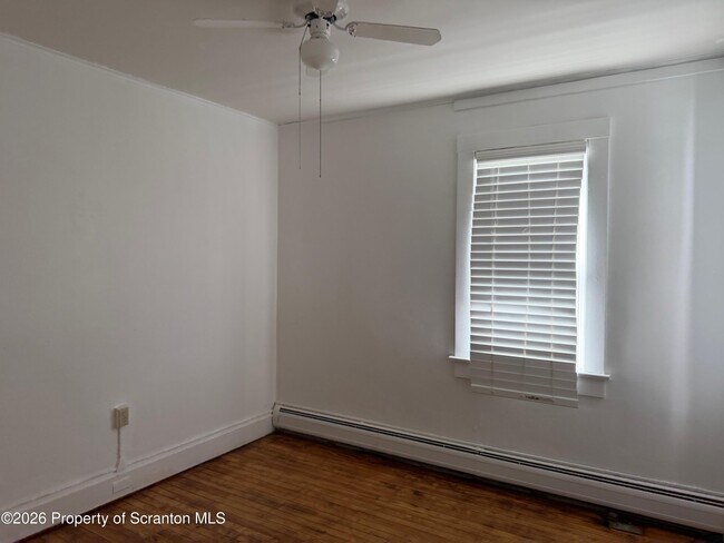 Building Photo - 420 Smith St