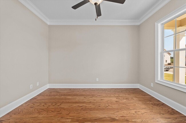 Building Photo - 565 River Oaks Ln