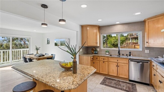 Building Photo - Fabulous Home off of Grand Avenue area ava...