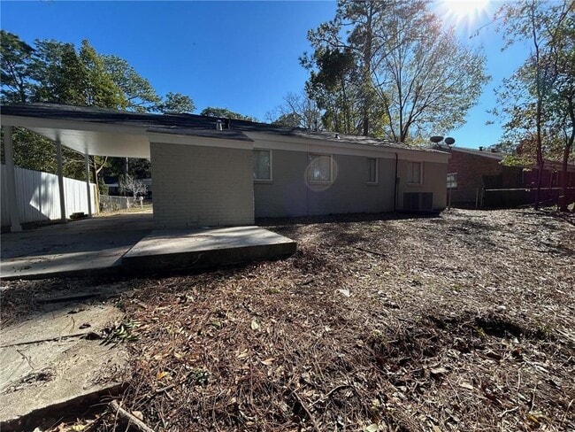 Building Photo - 4010 Sunnyvale Ln S