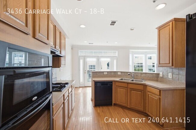 Building Photo - 3436 Carriage Walk Ct