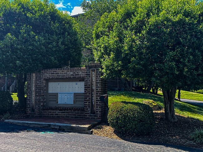 Building Photo - Beautiful 3-story 2 bedroom, 2 1/2 bathroom townhome in Winston Salem