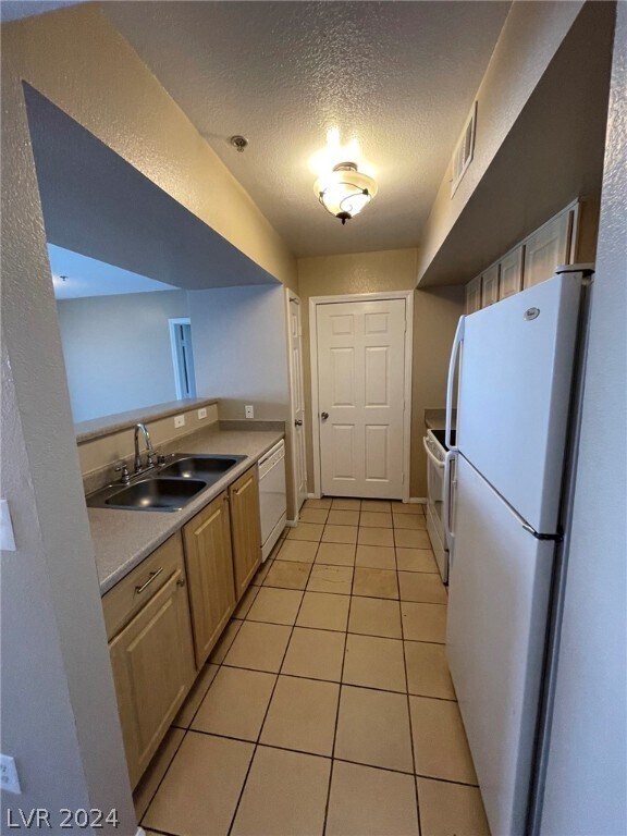 Building Photo - 6955 N Durango Dr