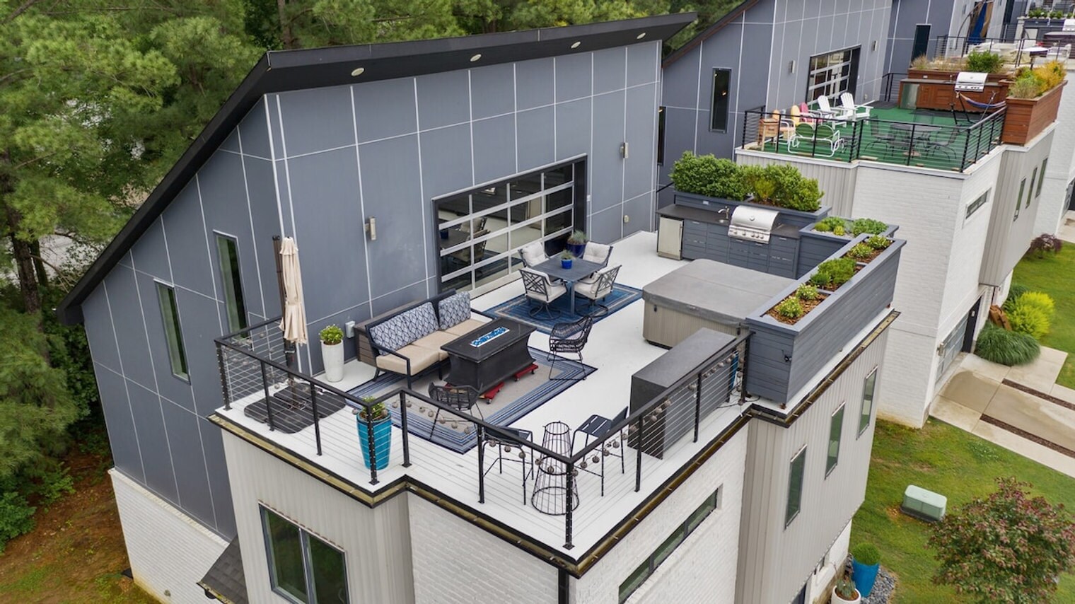 Building Photo - 1588 N Desoto Pl