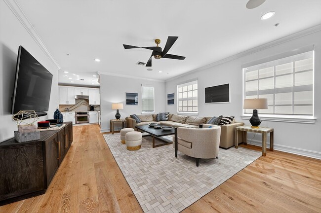 Building Photo - 121 Lily Ln