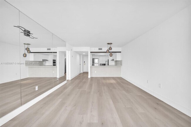 Building Photo - 555 NE 15th St