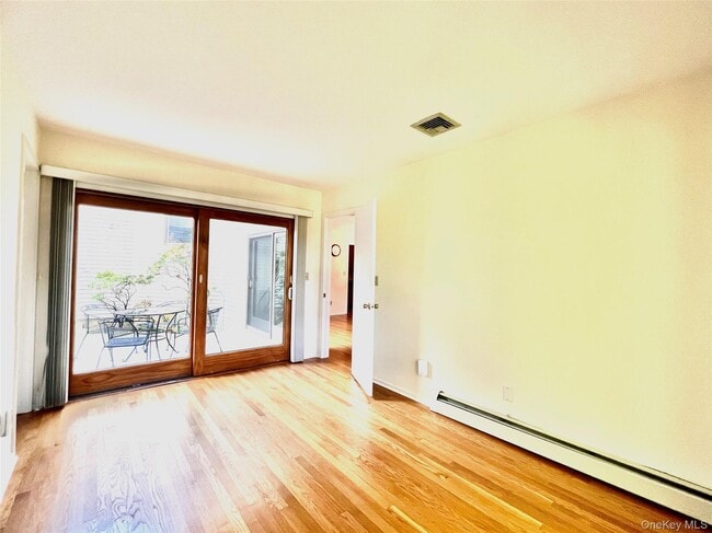 Building Photo - 15 Evon Ct