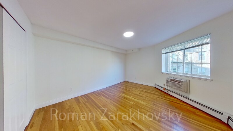 Building Photo - 8 Griggs St