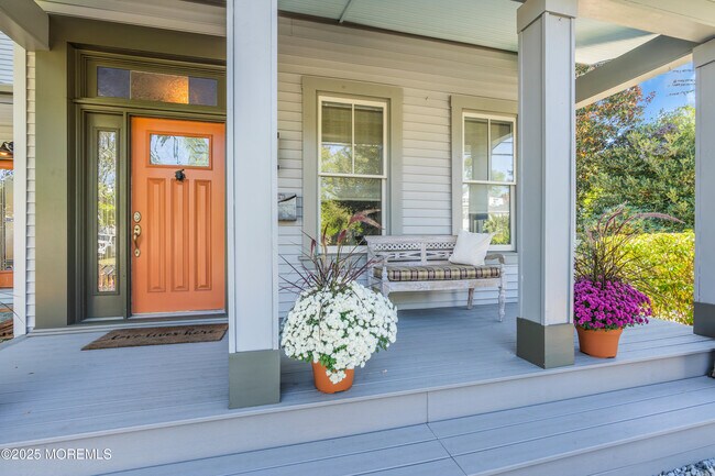Building Photo - 146 Rumson Rd