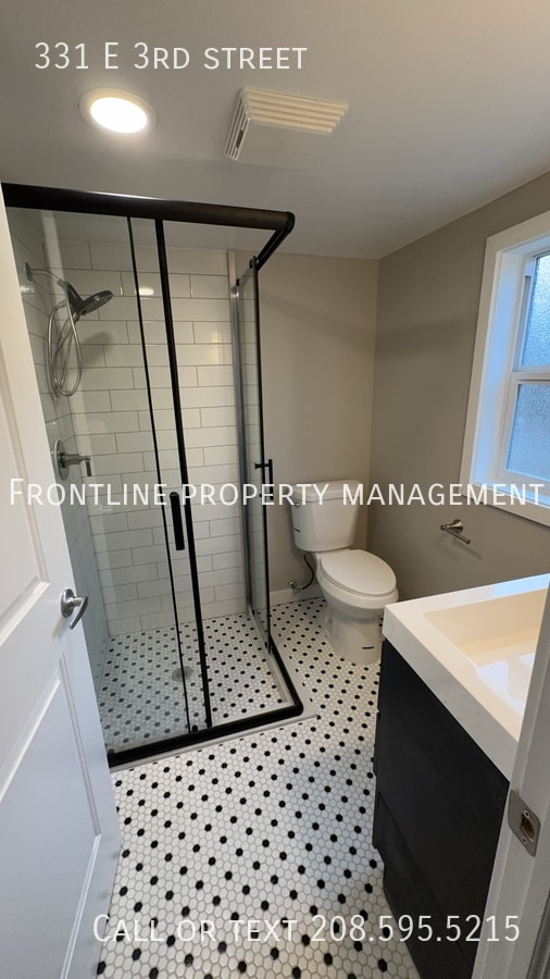 Building Photo - 331 E 3rd St