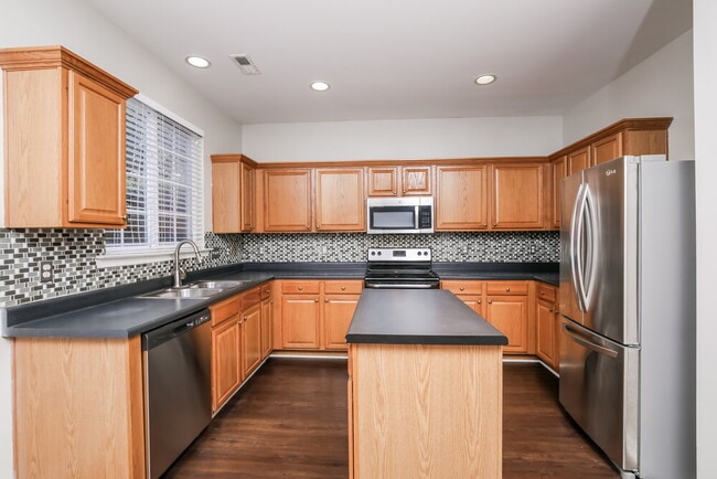 Building Photo - 8904 Elizabeth Bennet Pl