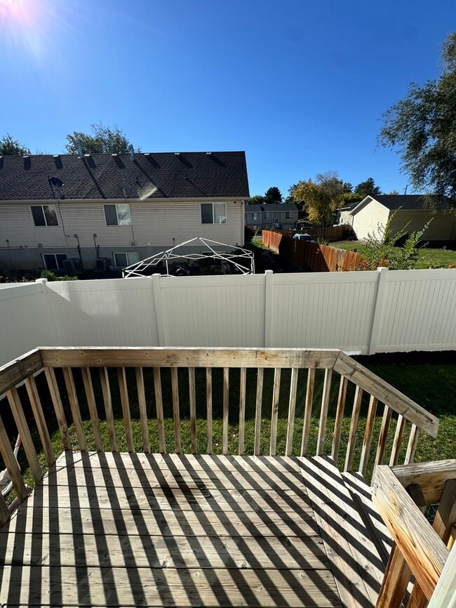 Building Photo - Your Next Home Awaits!