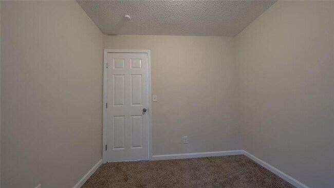 Building Photo - 6218 Creekford Ln