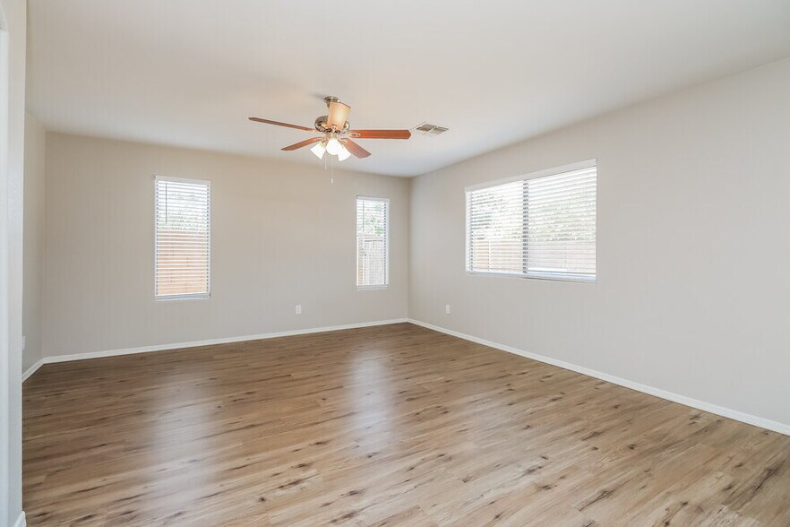 Building Photo - 4810 W Beautiful Ln