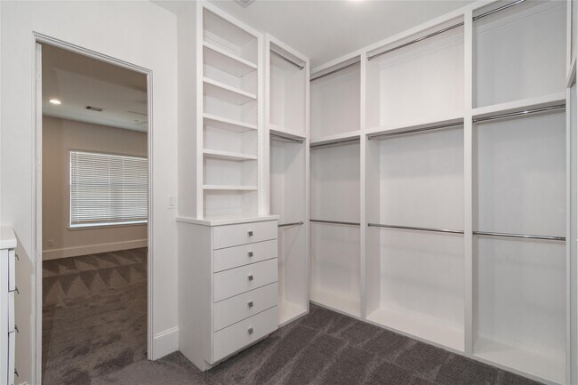 Building Photo - 3821 N Braeswood Blvd