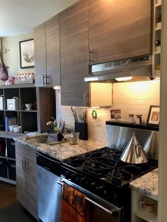 Building Photo - 116 Riverway