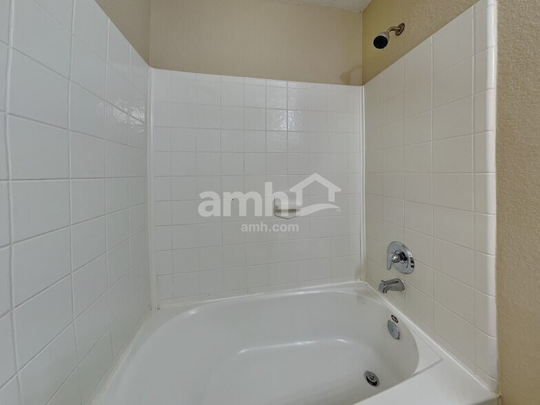 Building Photo - 9215 Birch Springs Dr