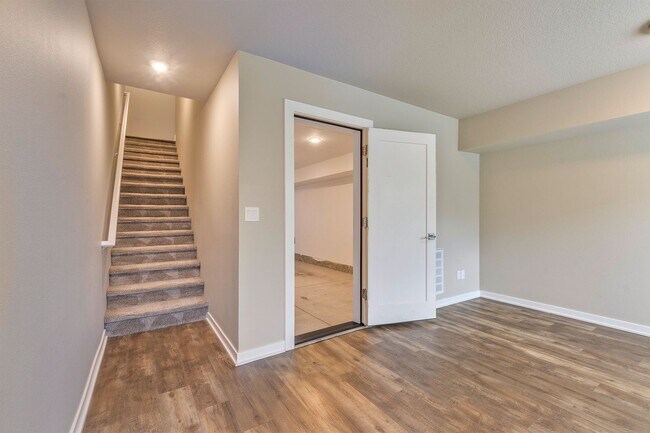 Building Photo - 17235 SW Goldcrest Ln