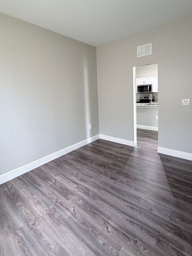 Building Photo - $200 off 2nd months rent! Like New 2 Bedroom 2 Bath w/ den and garage!