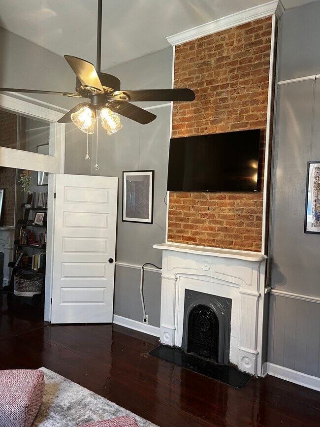 Building Photo - 1418 Mandeville St