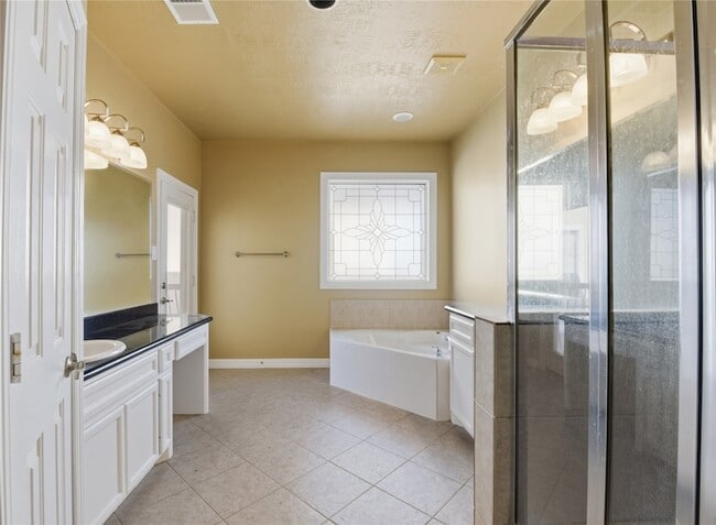 Building Photo - 7932 Stoneyway Dr