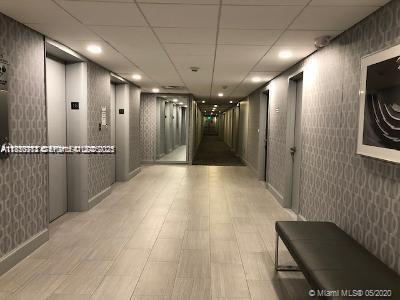 Building Photo - 300 Bayview Dr