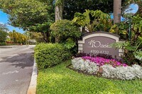 Building Photo - 4708 SW 67th Ave