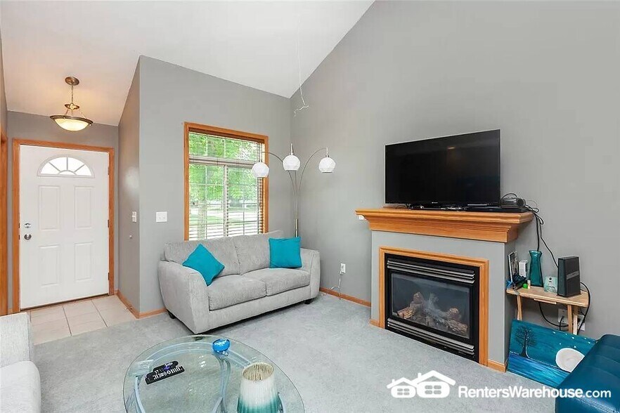 Building Photo - 3799 Village Run Dr