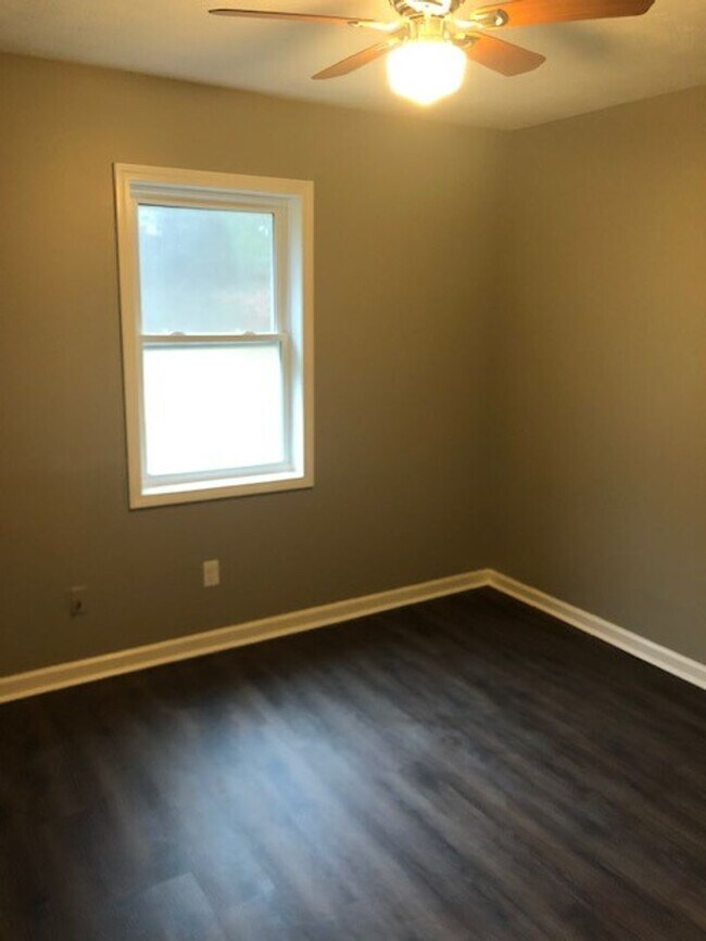 Building Photo - Renovated 3 Bedroom 2 Bath Home for Rent!!