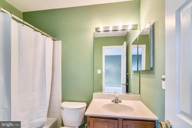 Building Photo - 13 Janwall Ct