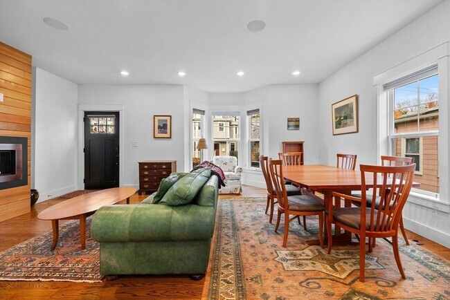 Building Photo - 38 Chester St