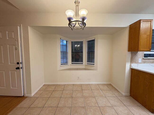 Building Photo - Charming 3-bed 2-bath Home Birdville ISD!