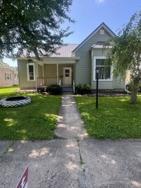 Building Photo - 3 bedroom/1 bedroom