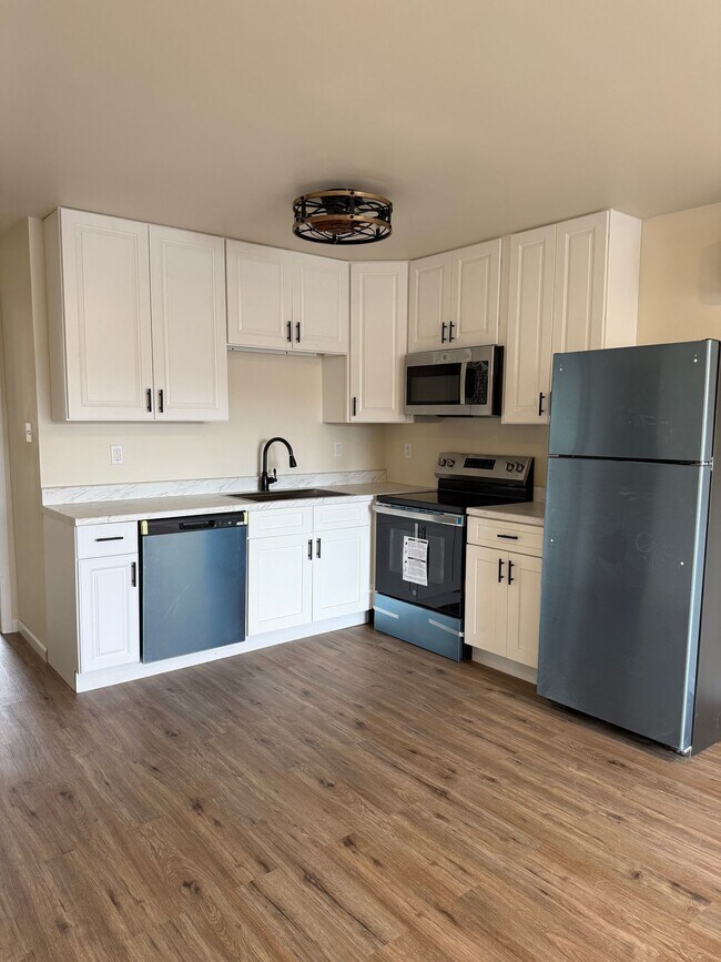 Building Photo - Renovated Apartments on Main Street in Myersville