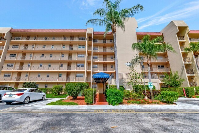 Building Photo - 3590 Via Poinciana