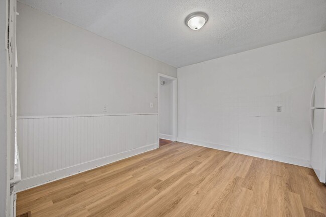 Building Photo - Duplex