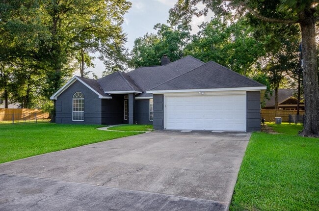 Building Photo - 12811 Fisher Dr