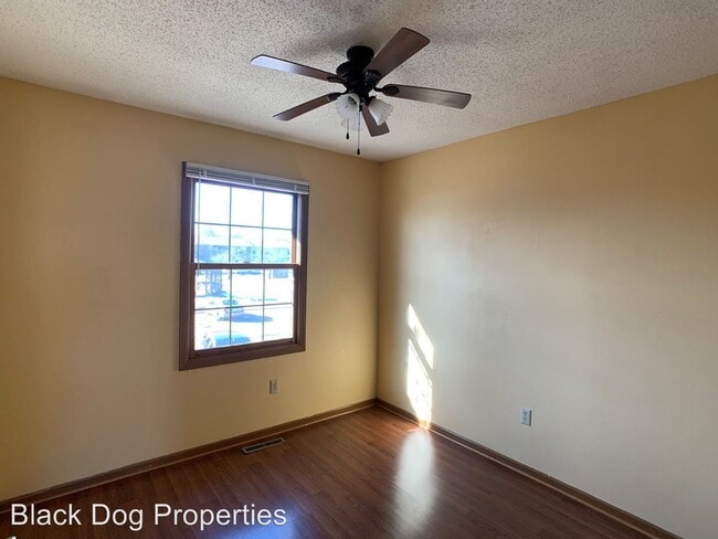 Building Photo - 2500 Candlecrest Cir