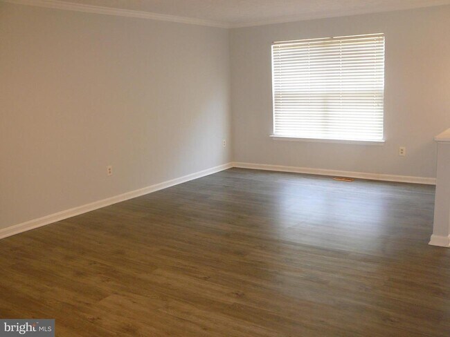 Building Photo - 406 Park Cove Dr