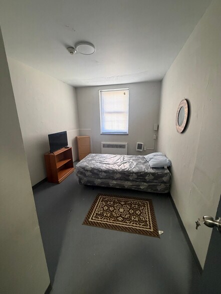 Building Photo - 3036-40 N 22nd St