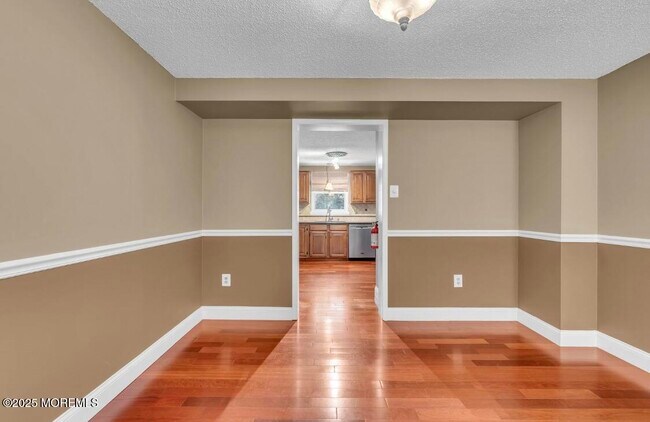 Building Photo - 6 Harmony Hill Ct