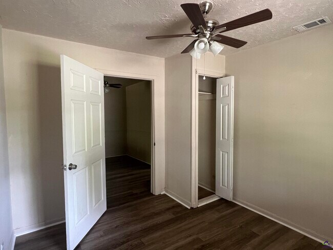 Building Photo - 1169 Sandy Beach Dr