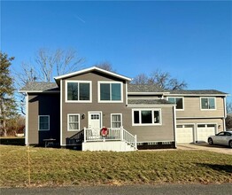 Building Photo - 28 Kitchener St